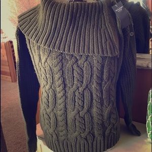 NWT Abercrombie & Fitch Side Button Cable Sweater